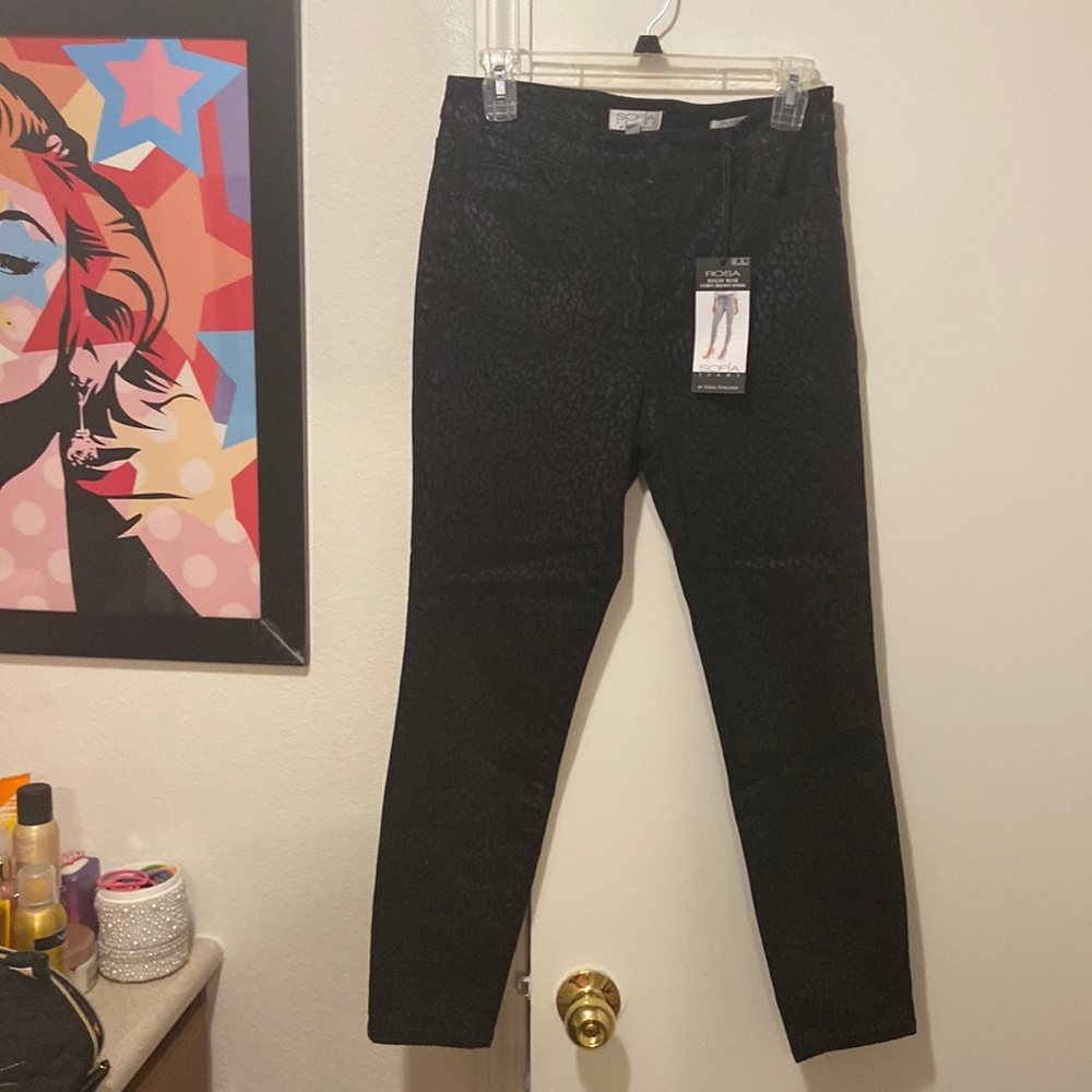 Sofia Vergara black animal print jeans NWT